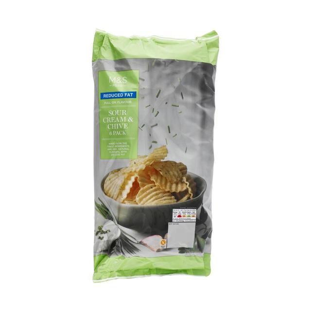 M&S Reduced Fat Sour Cream & Chive Crisps Multipack 6 per pack